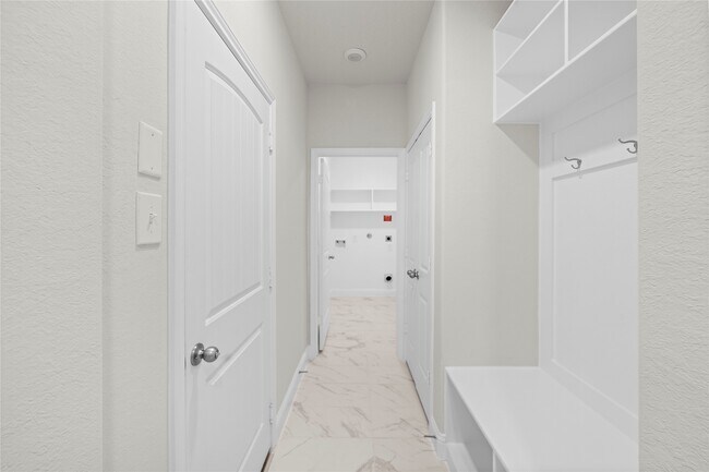 Building Photo - 1718 Forest Mist Dr