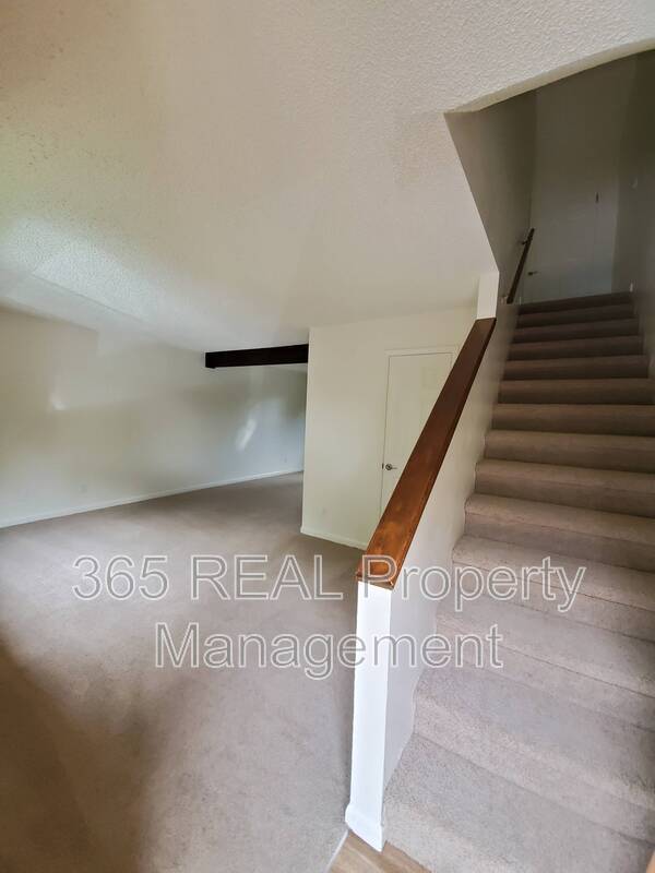 Building Photo - 2141 28th Ave Ct