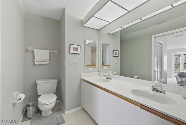 Building Photo - 12250 Kelly Greens Blvd