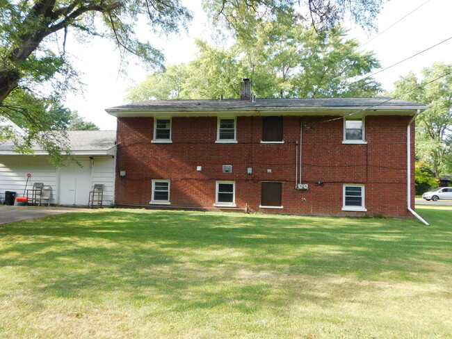 Building Photo - 1708 W Illinois Ave