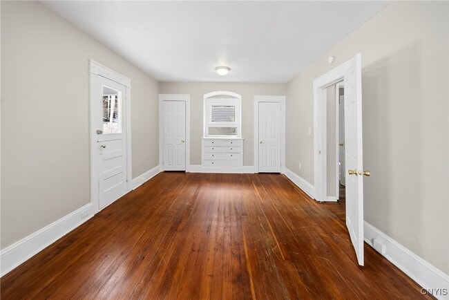 Building Photo - 162 Reed Ave