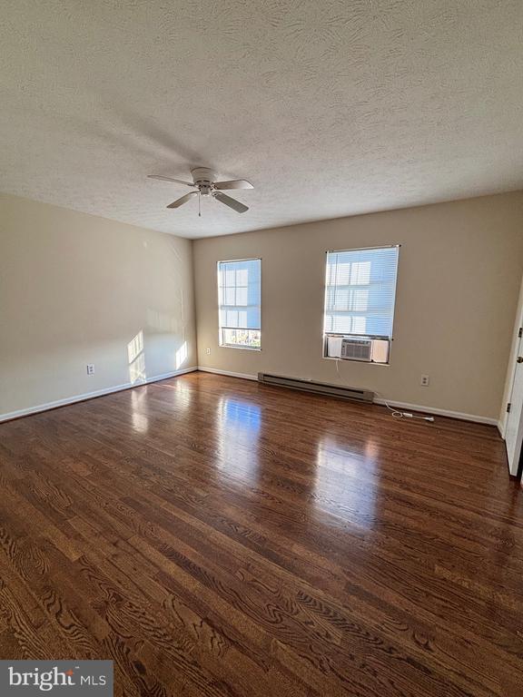 Building Photo - 240 Nottoway Dr