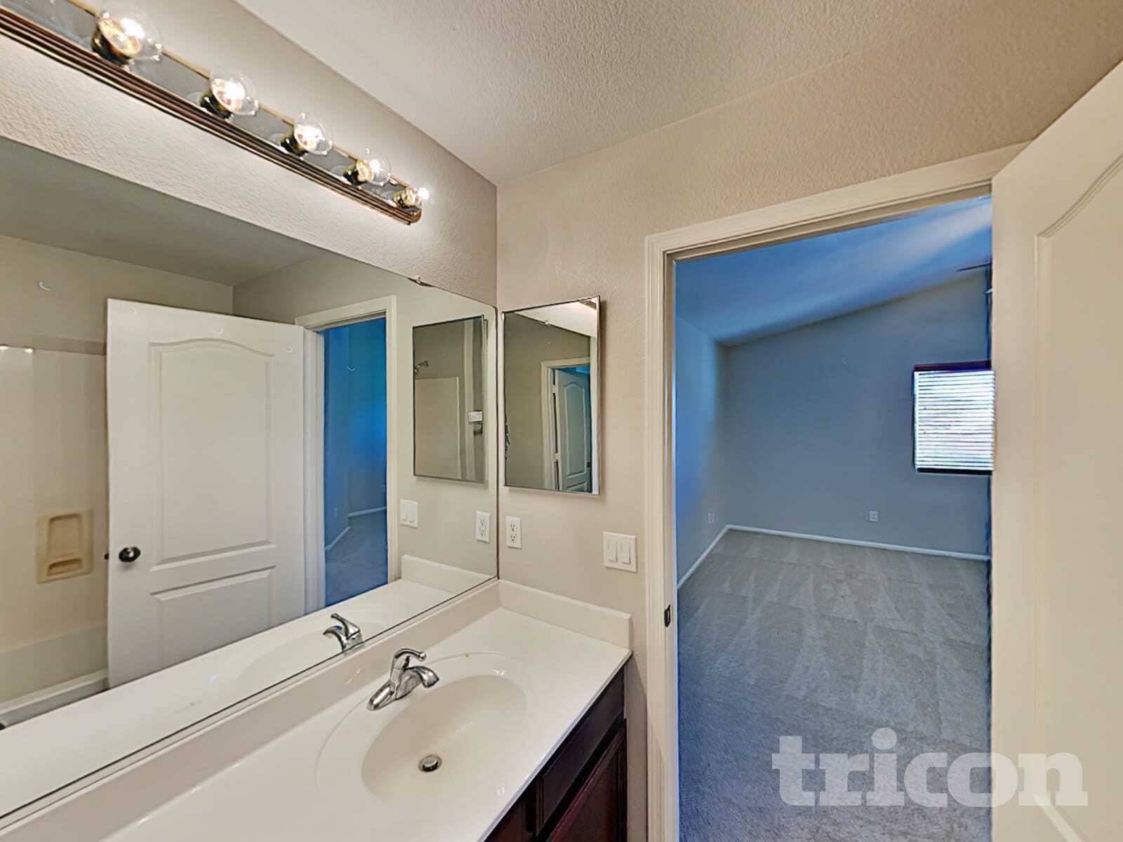 Building Photo - 396 W Corriente Ct