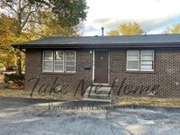 Building Photo - Charming 2-Bed, 1-Bath Home for Rent in All-Brick Fourplex