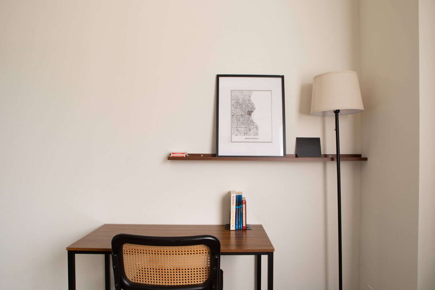 Building Photo - 823 N 2nd St