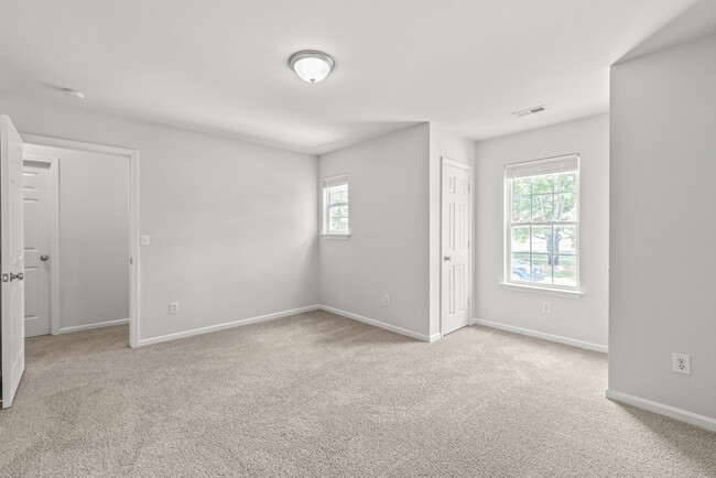 Building Photo - 8818 Sharonbrook Dr