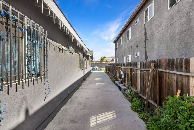 Building Photo - For Rent: Fully Remodeled 3BR Duplex | $2,600/month