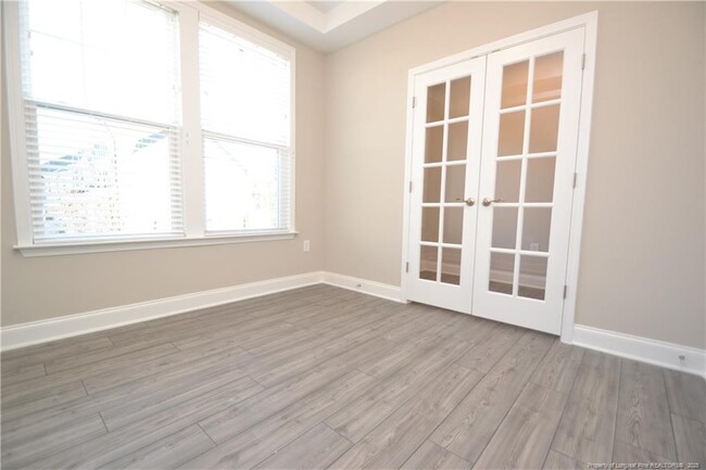Building Photo - 8531 Secreto Dr