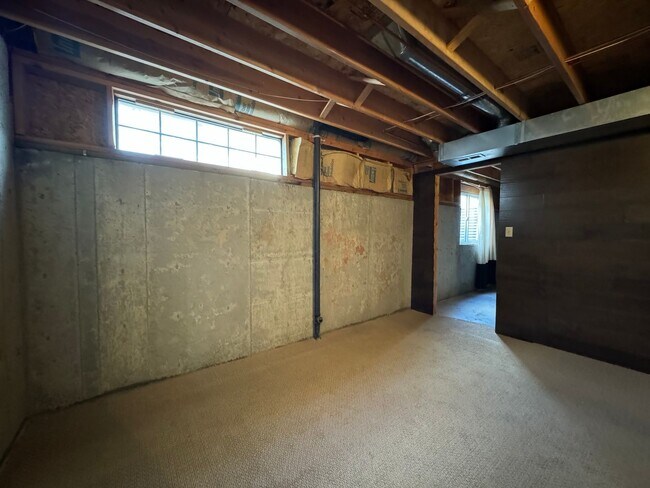 Building Photo - Delightful 2 Bed, 2 Bath Duplex near River...