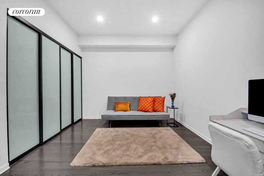 Building Photo - 252 7th Ave