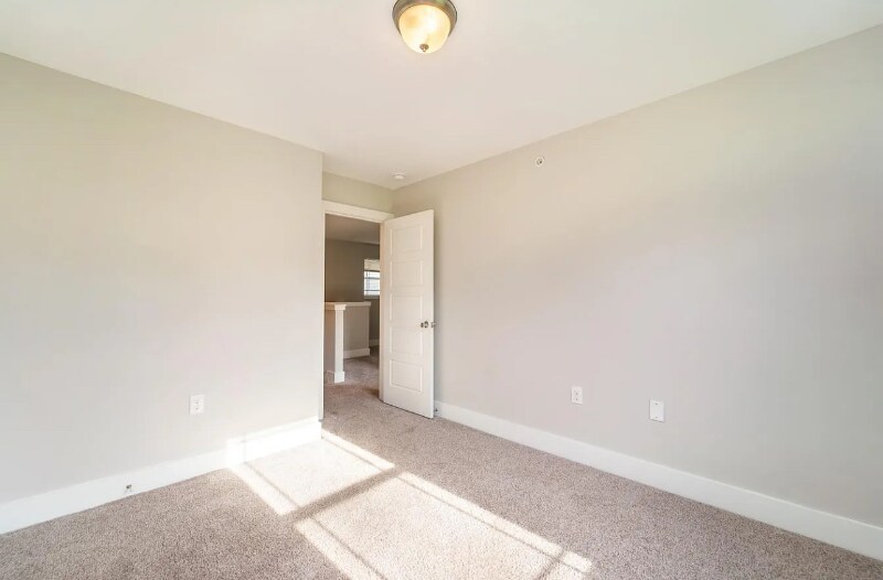 Building Photo - 1135 Somerset Springs Dr