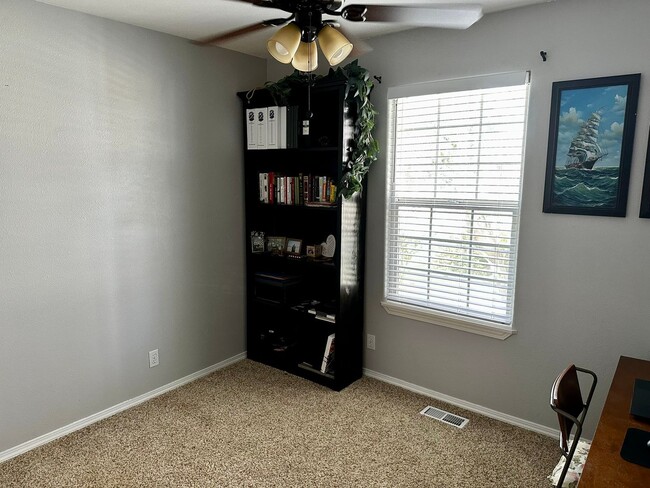 Building Photo - Cozy Home in Columbia Village!