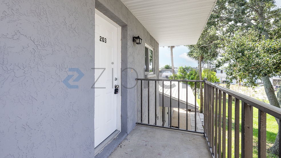 Building Photo - Unit 203