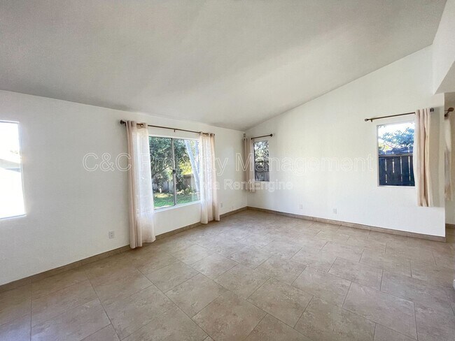 Building Photo - 851 Fulton Rd