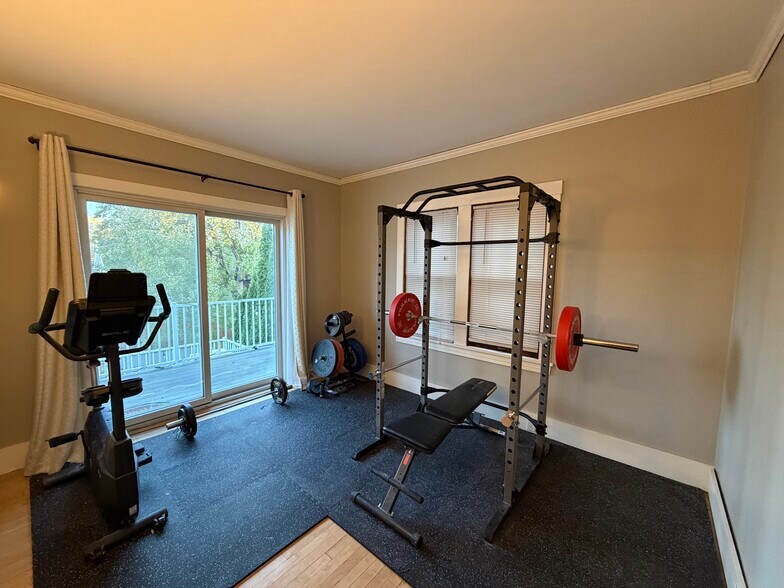 Building Photo - 18 Rustic W