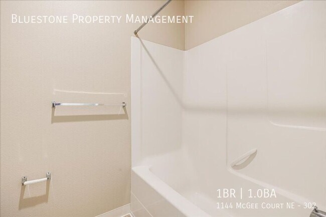 Building Photo - 1144 Mcgee Ct NE