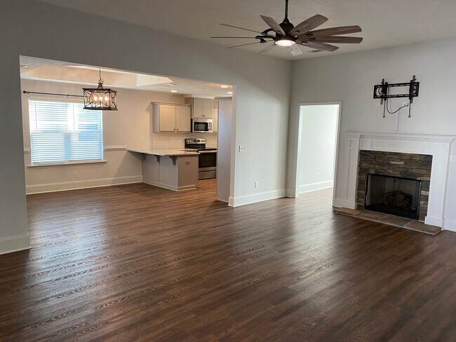 Building Photo - 3632 Kearsley St