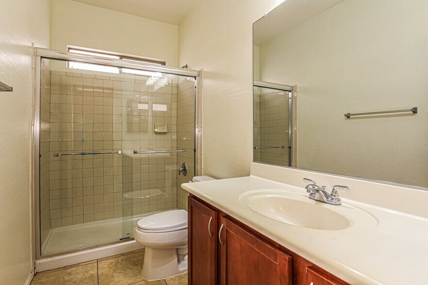 Building Photo - 5206 W Glass Ln