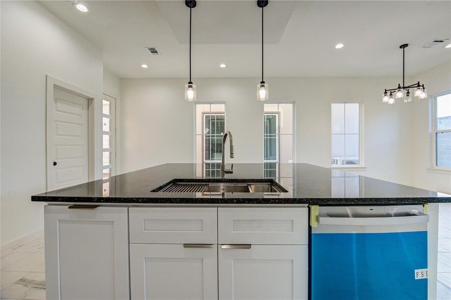 Building Photo - 2903 El Fenice Ln