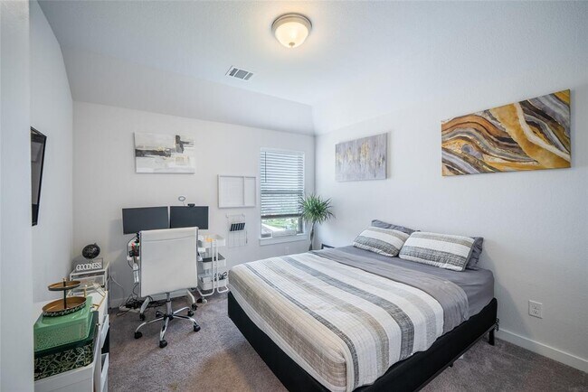 Building Photo - 7525 Desert Needle Dr