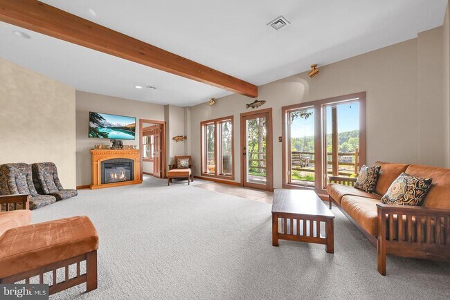 Building Photo - 1506 Wynonah Dr