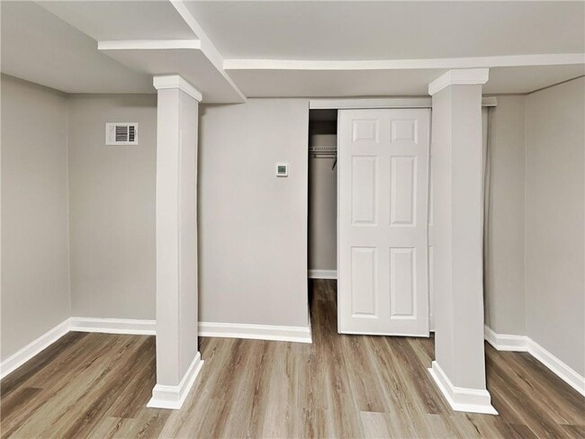 Building Photo - 2875 3rd Ave SW