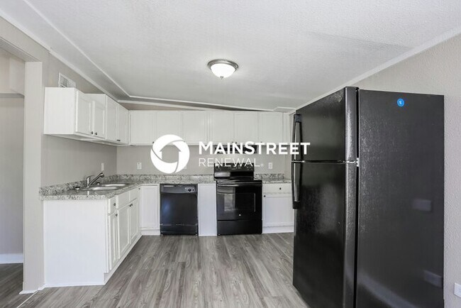 Building Photo - 3 Bedroom Pet-Friendly Home in St Petersburg, FL with Main Street Renewal
