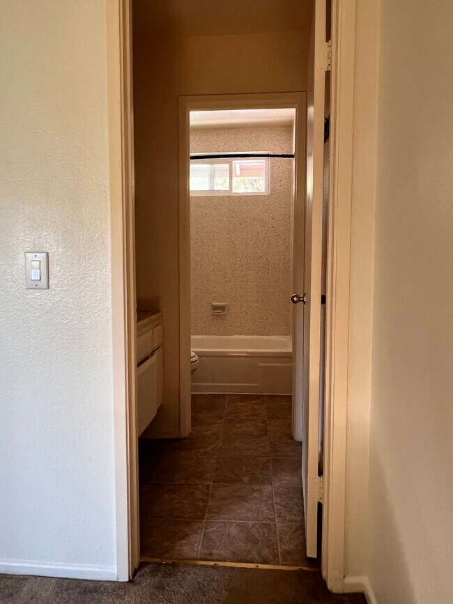 Building Photo - 28858 Conejo View Dr
