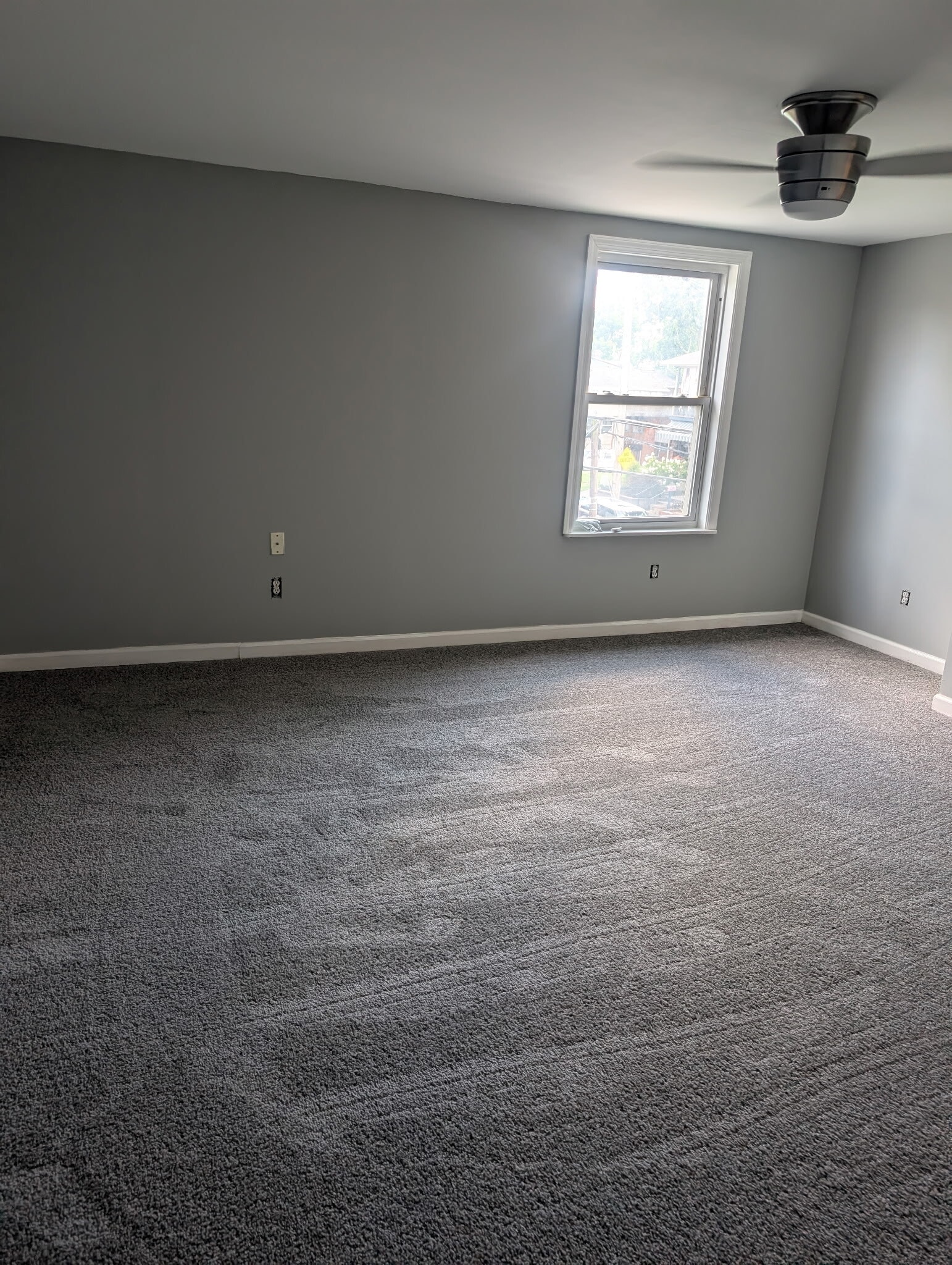 bedroom 2 - 3203 Parkview Ave