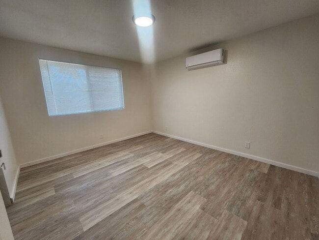 Building Photo - Alamo Apartments 6341