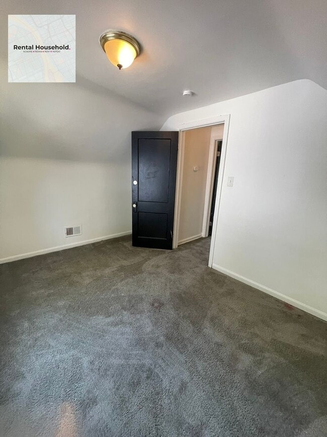 Building Photo - Lovely 3-Bedroom 1 Bath Bungalow-Full Basement & Fenced Yard- $1200/month