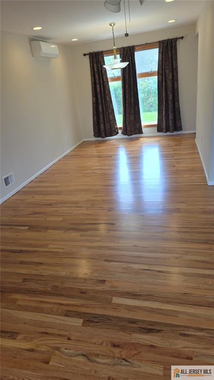 Building Photo - 10 Eardley Rd