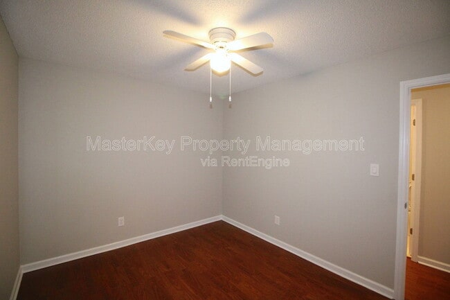 Building Photo - 305 Noonday Ct