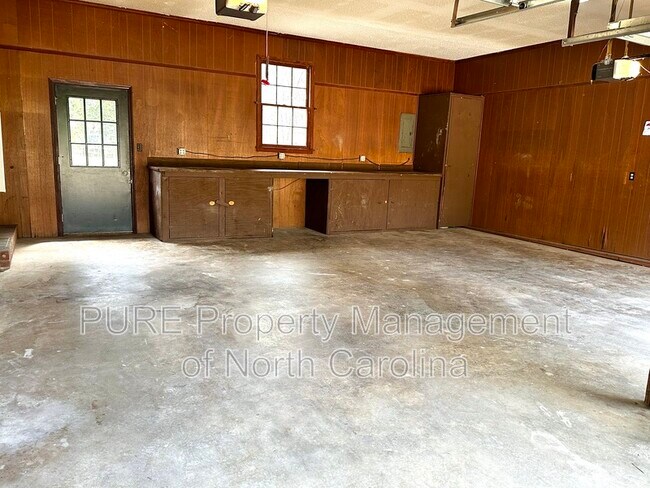 Building Photo - 1150 Michael Ave