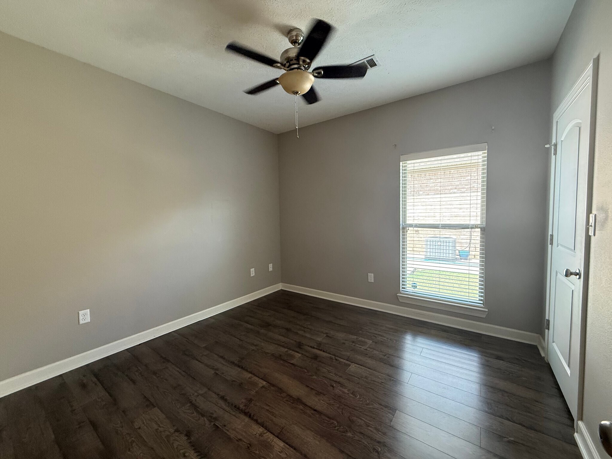 Building Photo - 1220 Andrews Dr