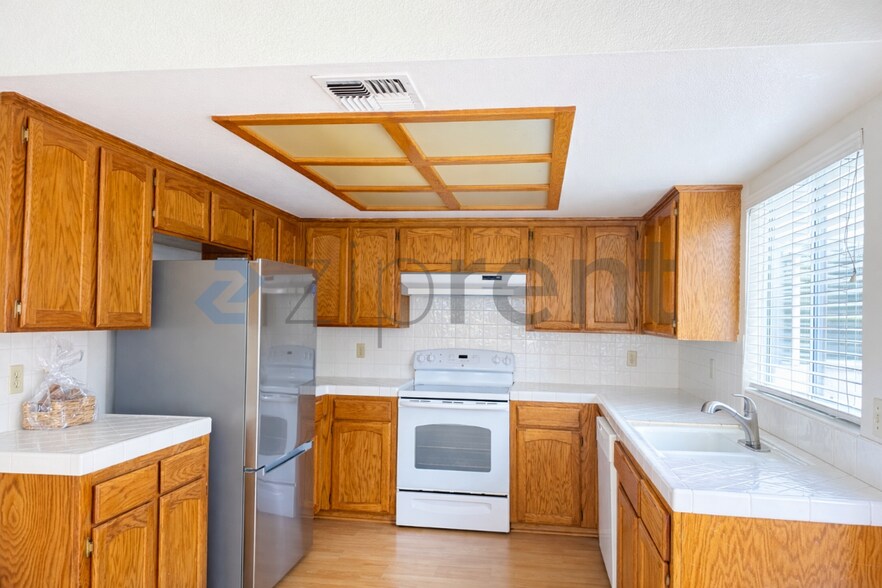 Building Photo - 9588 N Boyd Ave