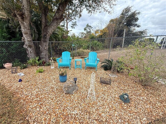 Building Photo - 22497 Glen Ave