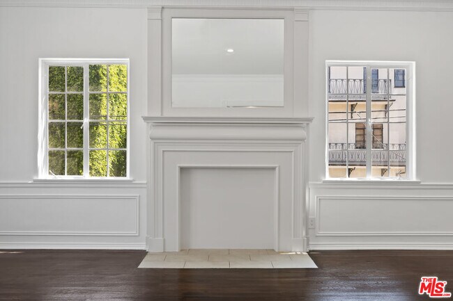 Building Photo - 148 S Camden Dr