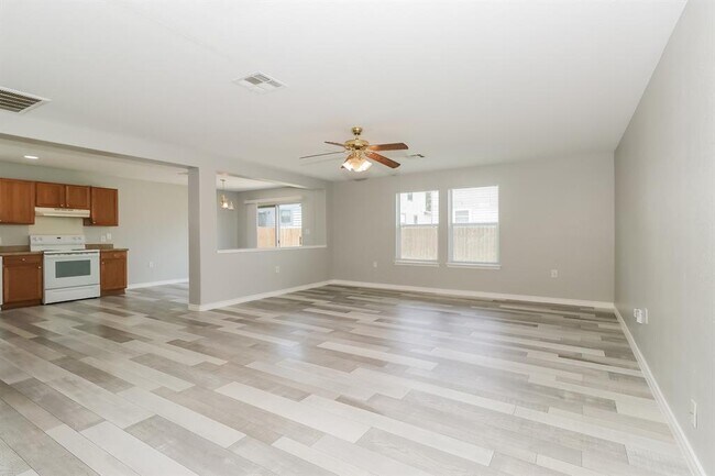 Building Photo - 6805 Doyal Dr
