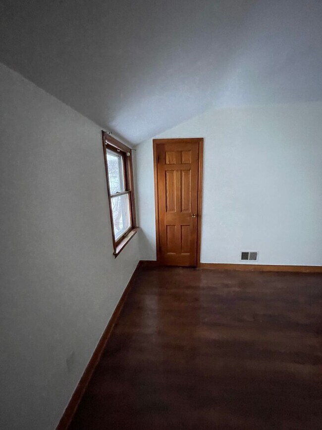 Building Photo - 2828 S 48th St