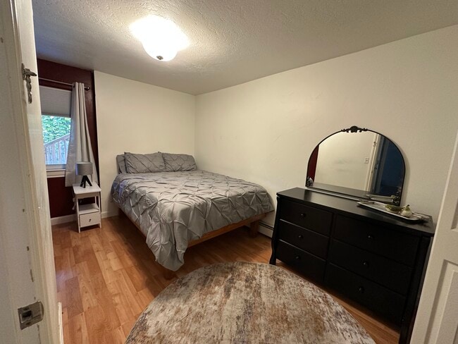 Building Photo - 328 E 15th Ave