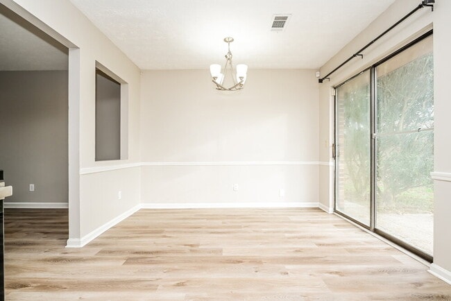 Building Photo - 107 Fairview Pl