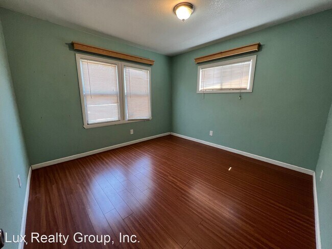 Building Photo - 2 br, 1 bath House - 558 A St