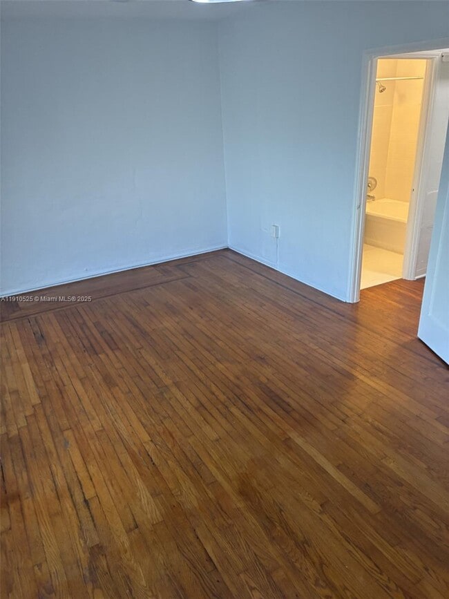 Building Photo - 2469 Flamingo Pl