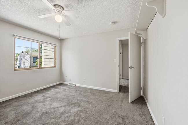 Building Photo - Spacious Townhome in Arvada