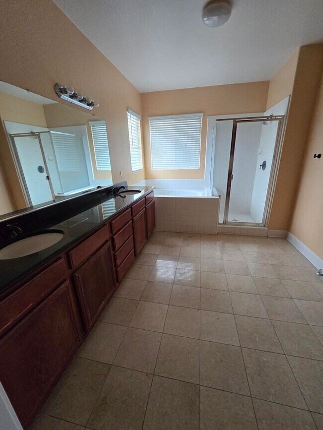 Building Photo - Executive EHR Home