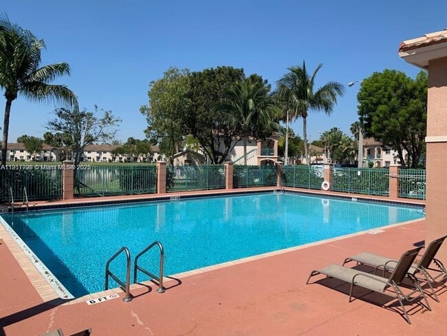 Building Photo - 2920 SE 13th Rd