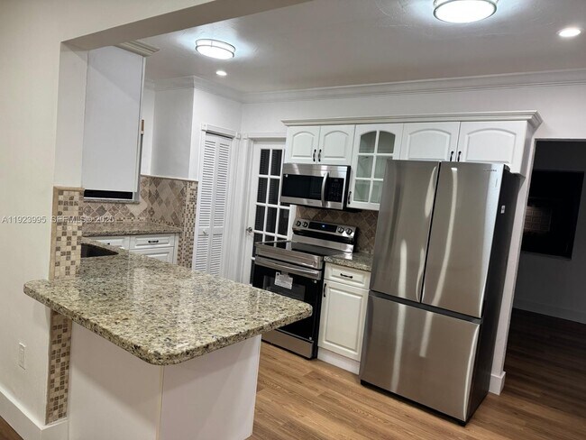 Building Photo - 9451 SW 79th St