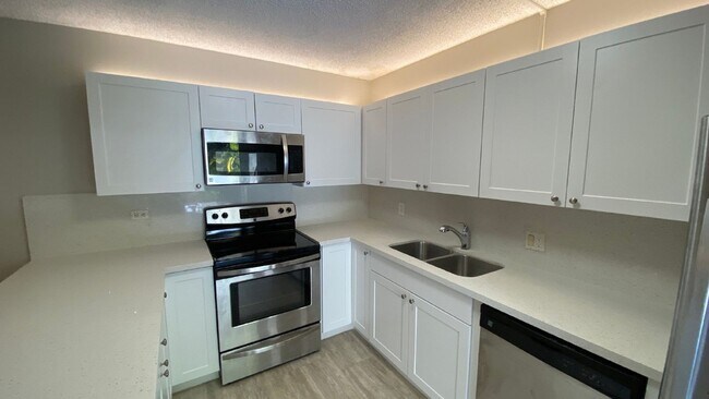 Building Photo - 1522 15th Terrace