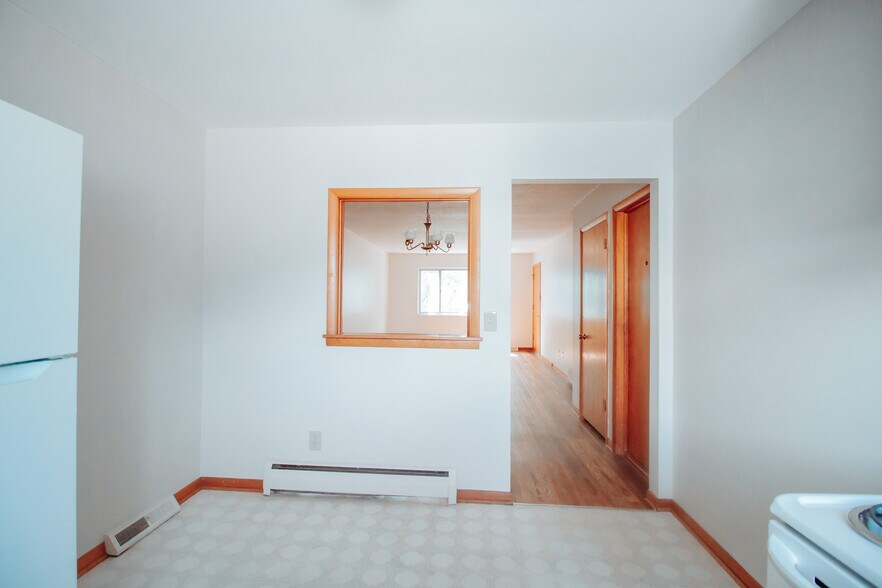Building Photo - 3012 Carskaddon Ave